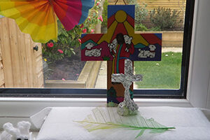 Windowsill prayer display